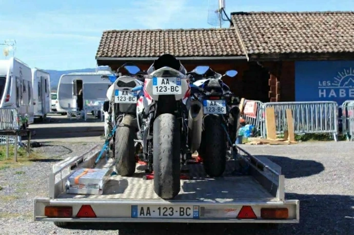photo remorque plateau 3 motos de dos