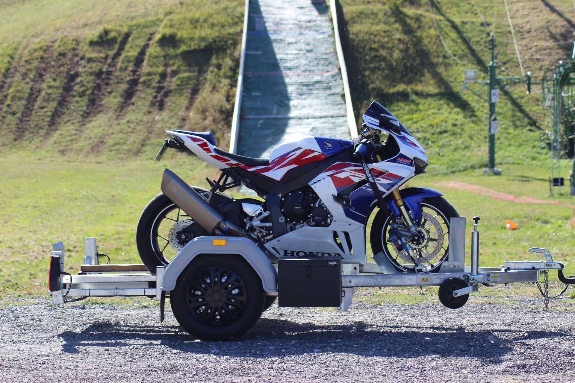 photo remorque porte moto cbr 1000 rr